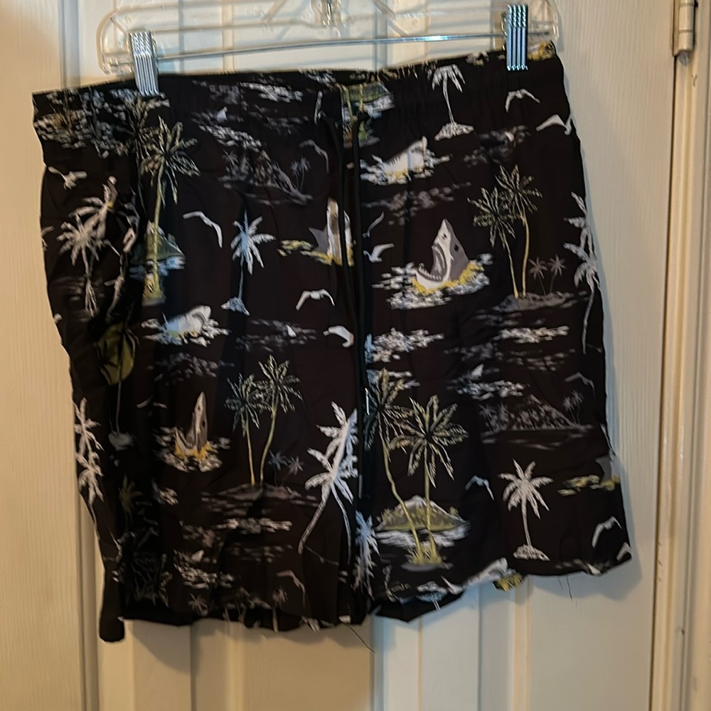 NWOT black swim trunks for men